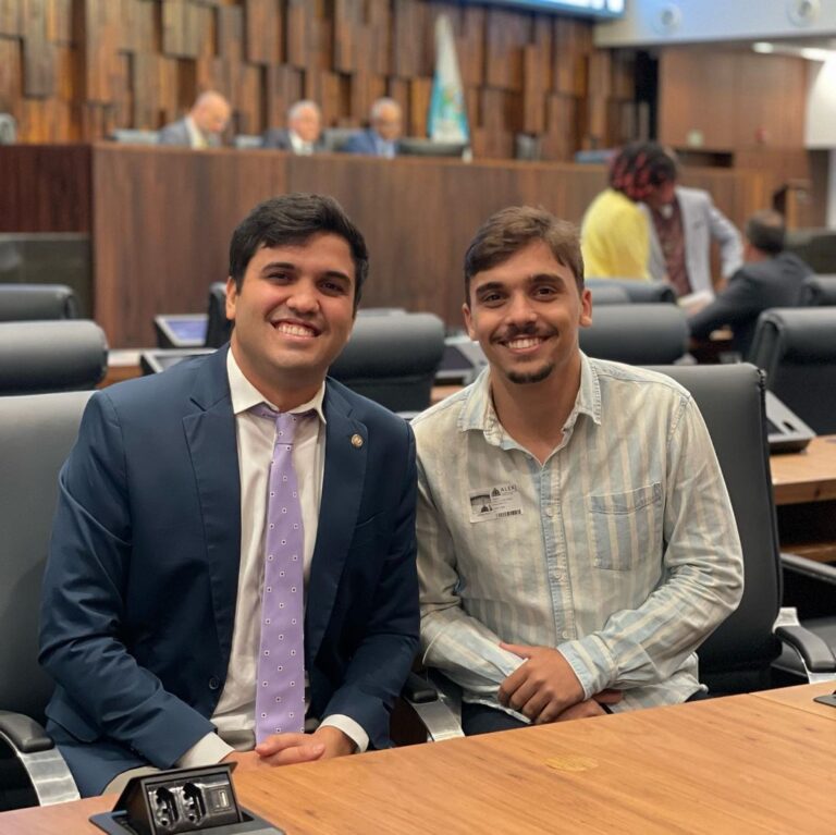 Renan Ferreirinha e João Pires no novo plenário da Alerj, no antigo Banerjão.