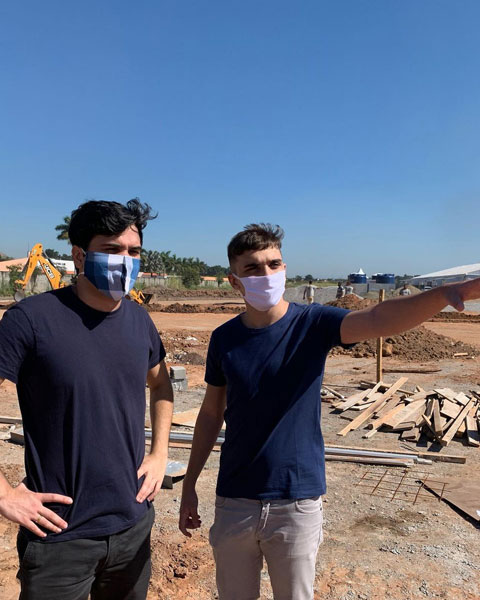 João Pires e Renan Ferreirinha fiscalizando hospitais de campanha