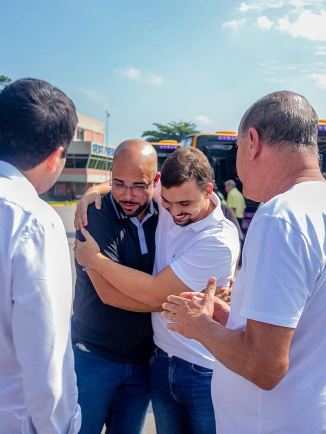 João Pires na inauguração dos novos ônibus do BRT